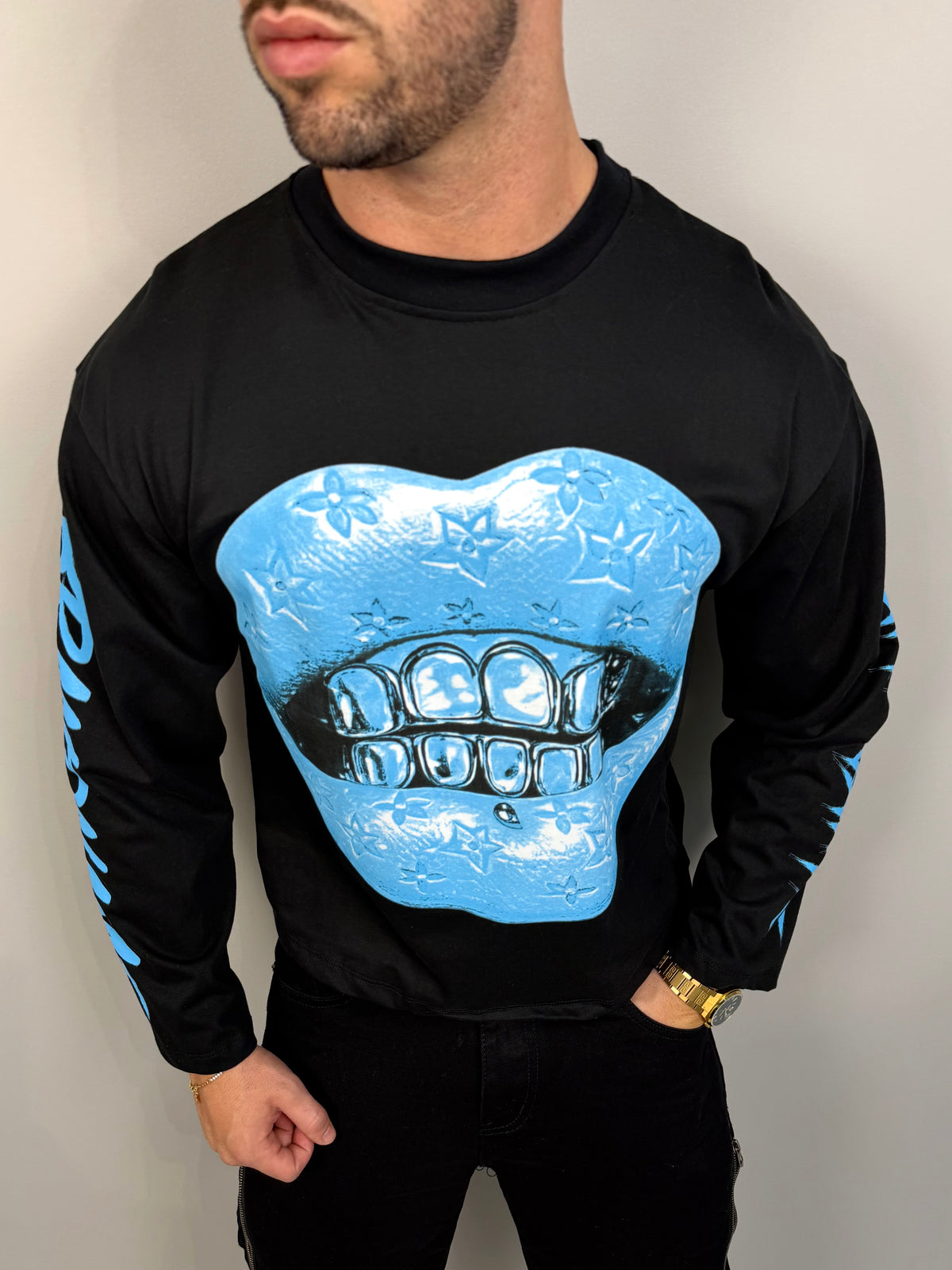 LONGSLEEVE MOUTH