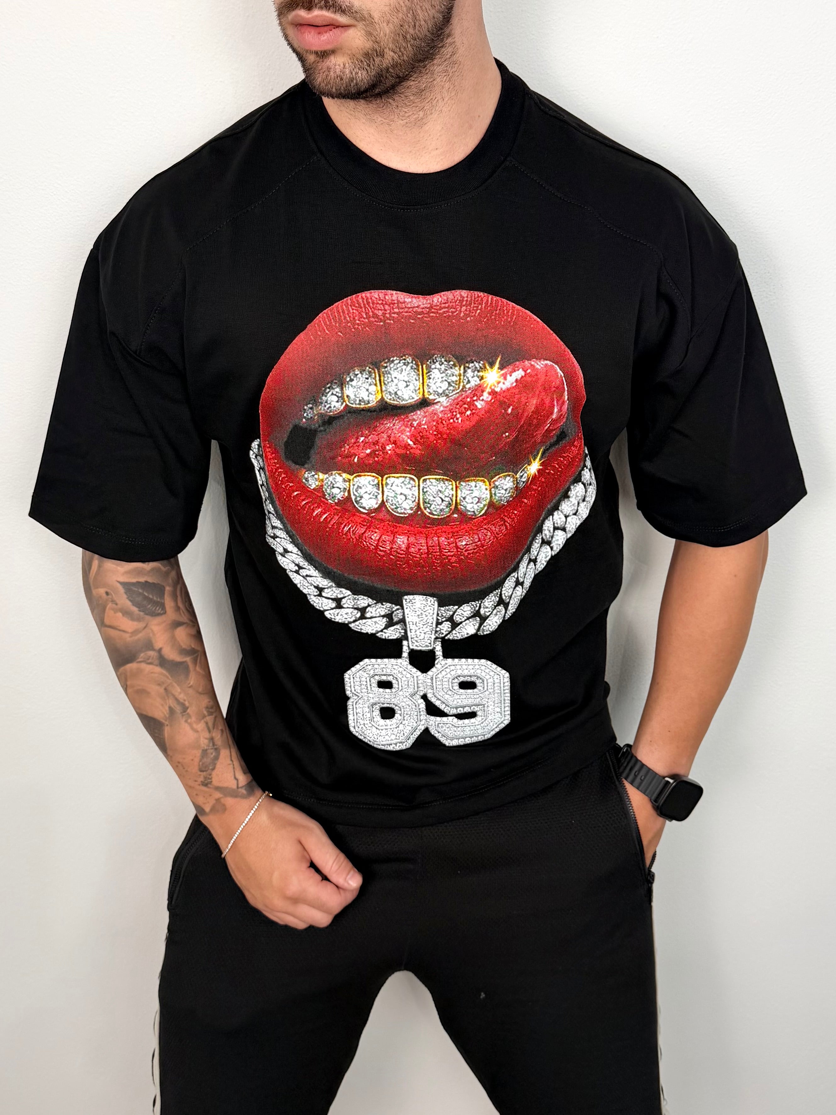 T-SHIRT MOUTH
